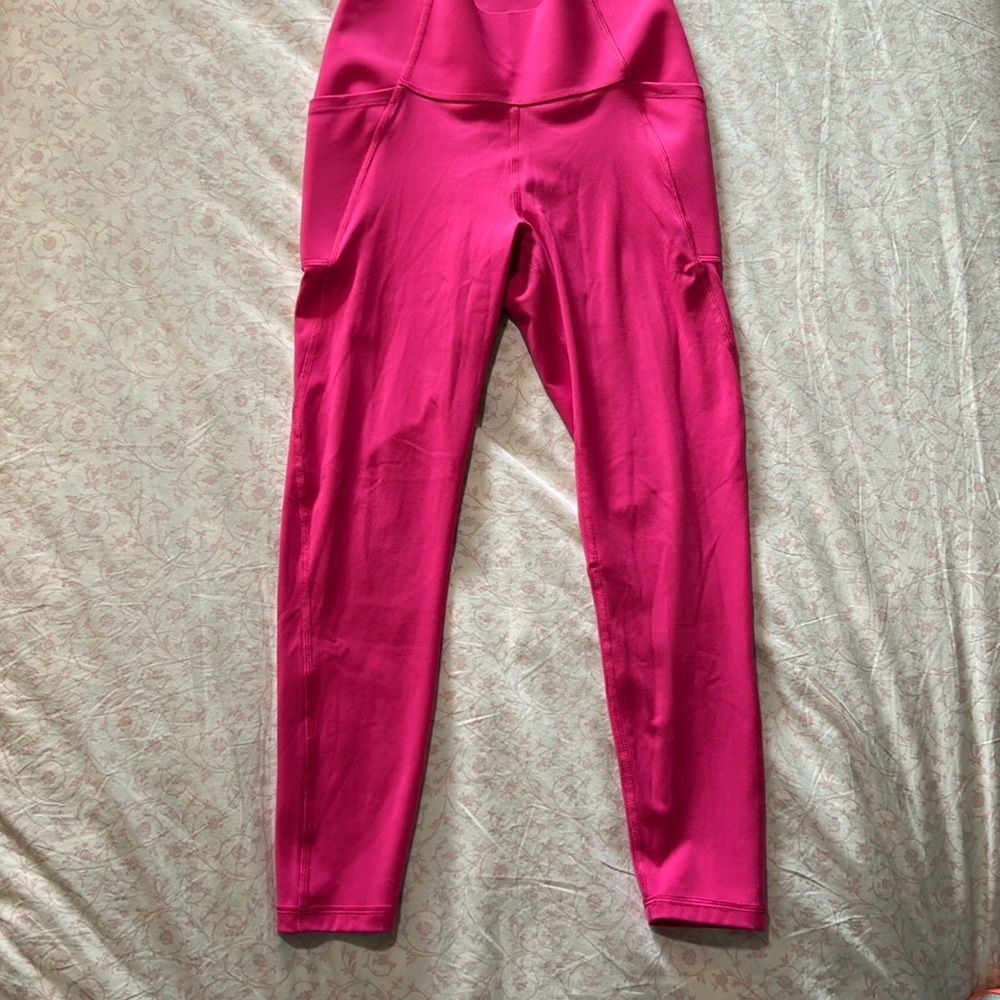 GAP Fit Compression Leggings Pink Size S. 7/8 length